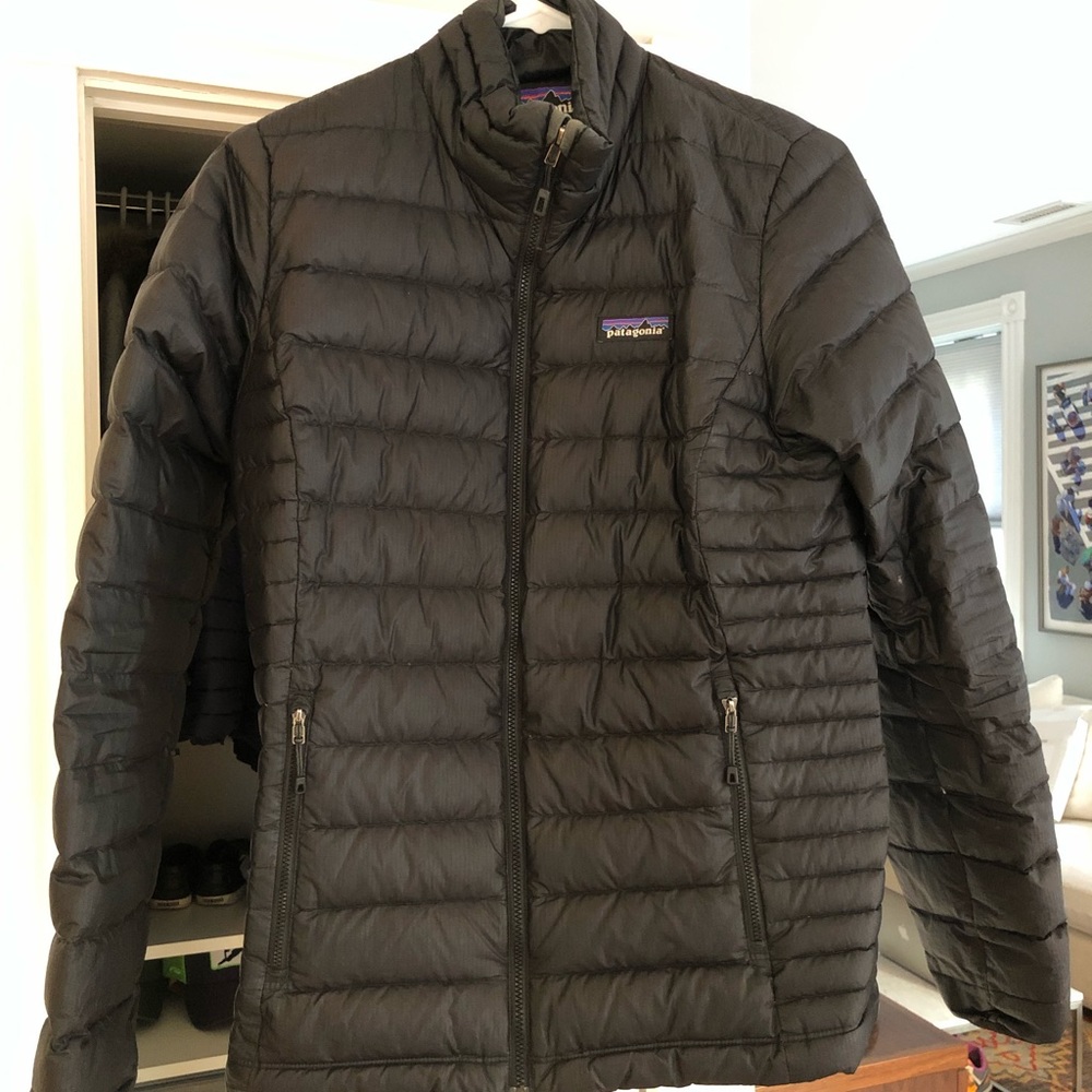 Women’s Medium Black Down Patagonia Jacket